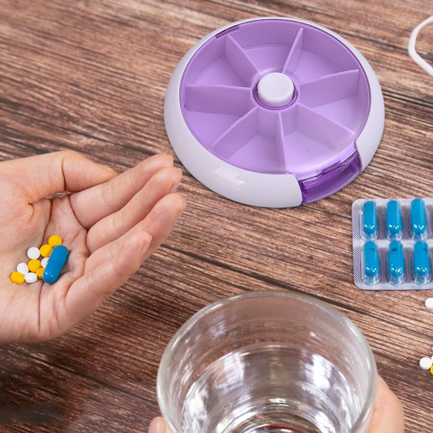 7-Day Rotating Pill Organizer – Cute Fruit Style Weekly Medicine Box with 7 Grids