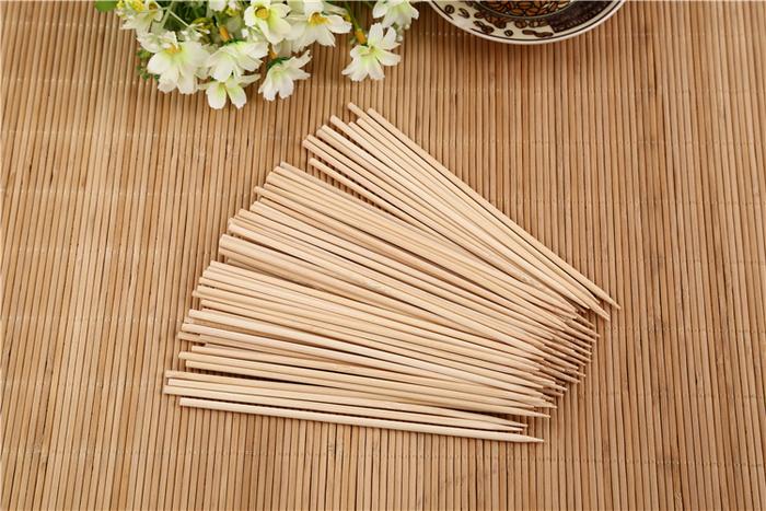 20cm Bamboo BBQ Skewers – Wooden Shish Kabob Sticks for Grilling & Party Snacks