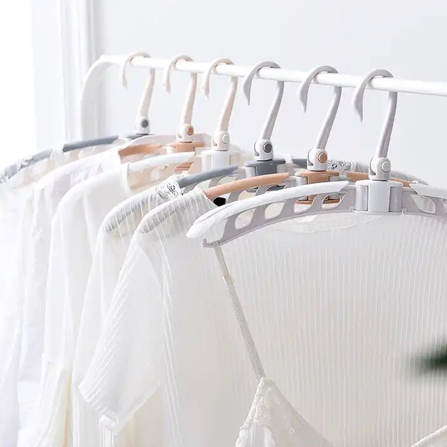 Portable 360° Rotating Folding Clothes Hanger – Travel-Friendly & Adjustable