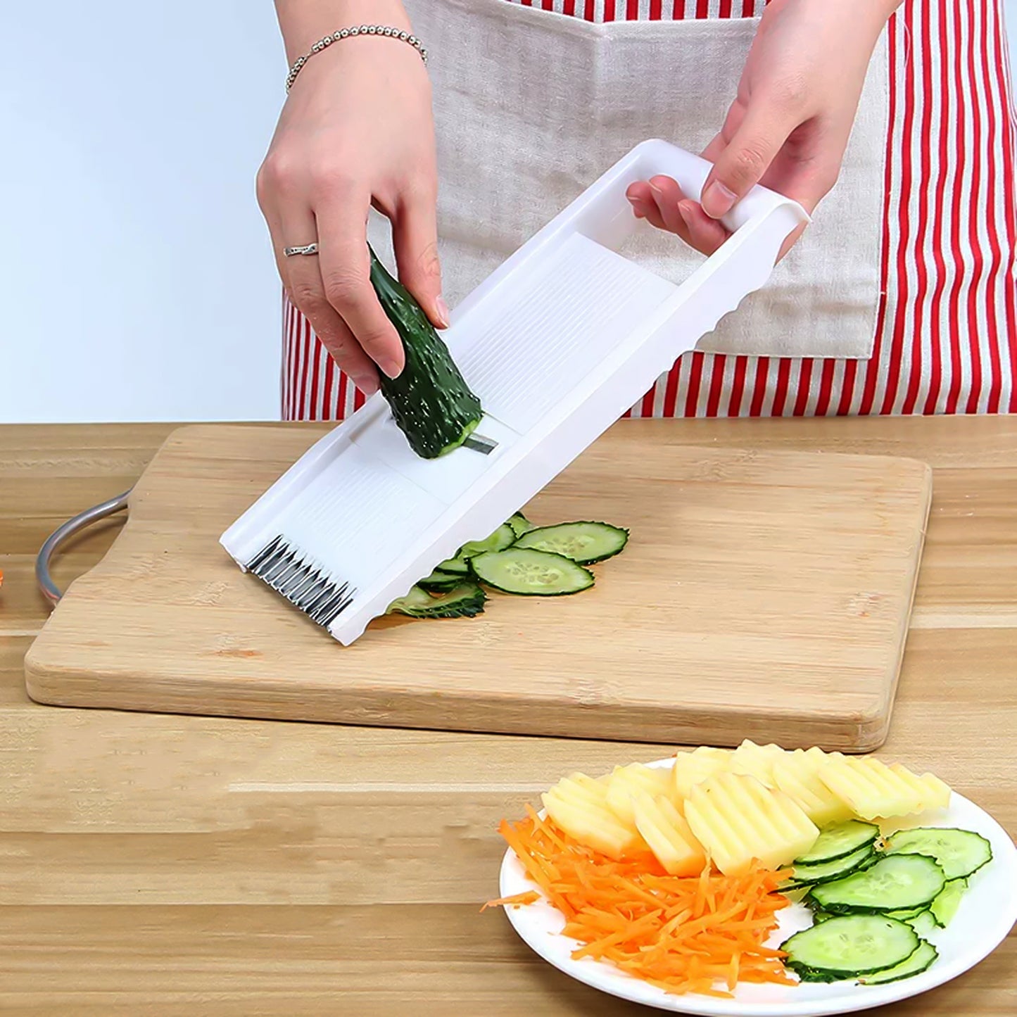 3-in-1 Kitchen Set – Grater, Slicer & Peeler for Effortless Prep 🥕🔪