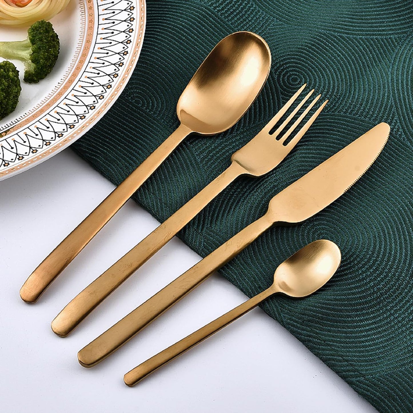 24-Piece Gold Cutlery Set – Elegant Flatware with Gift Box 🎁✨🍴