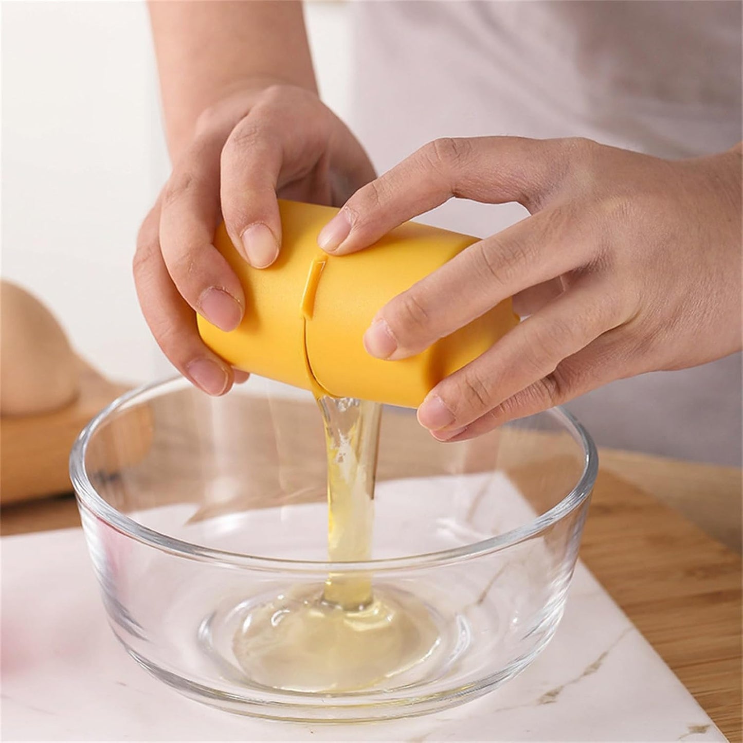 🥚 Egg Shell Opener – Handheld Egg Cracker Tool for Raw Eggs (1 Pc)