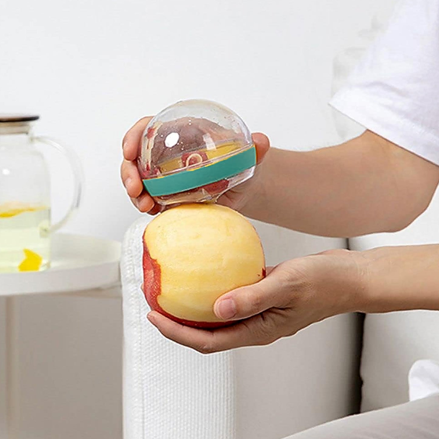 Multifunctional Round Shape Peeler with Container | Removable & Washable Fruit/Vegetable Peeler