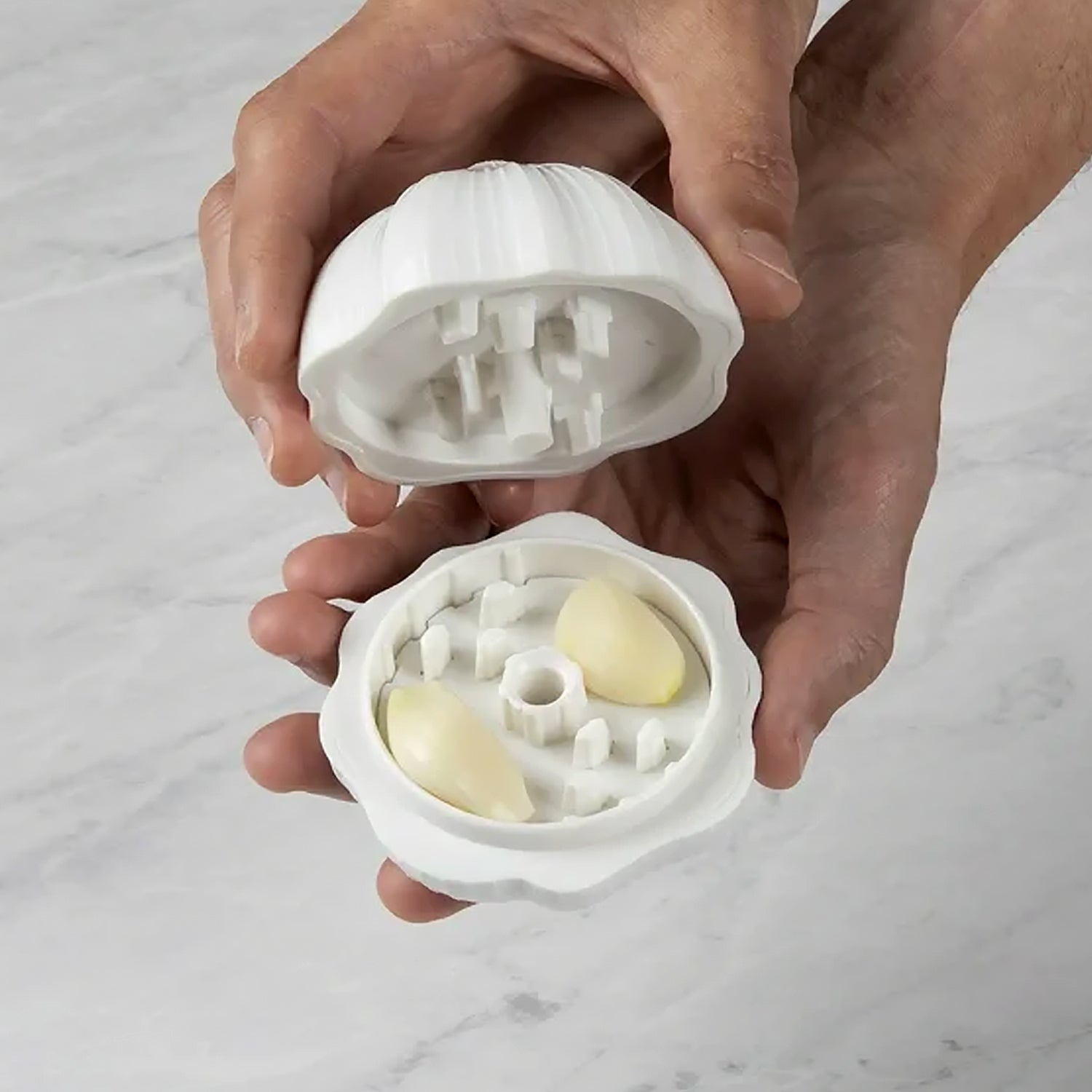 Garlic Press & Manual Crusher – Portable Ginger & Chili Masher - Chestore