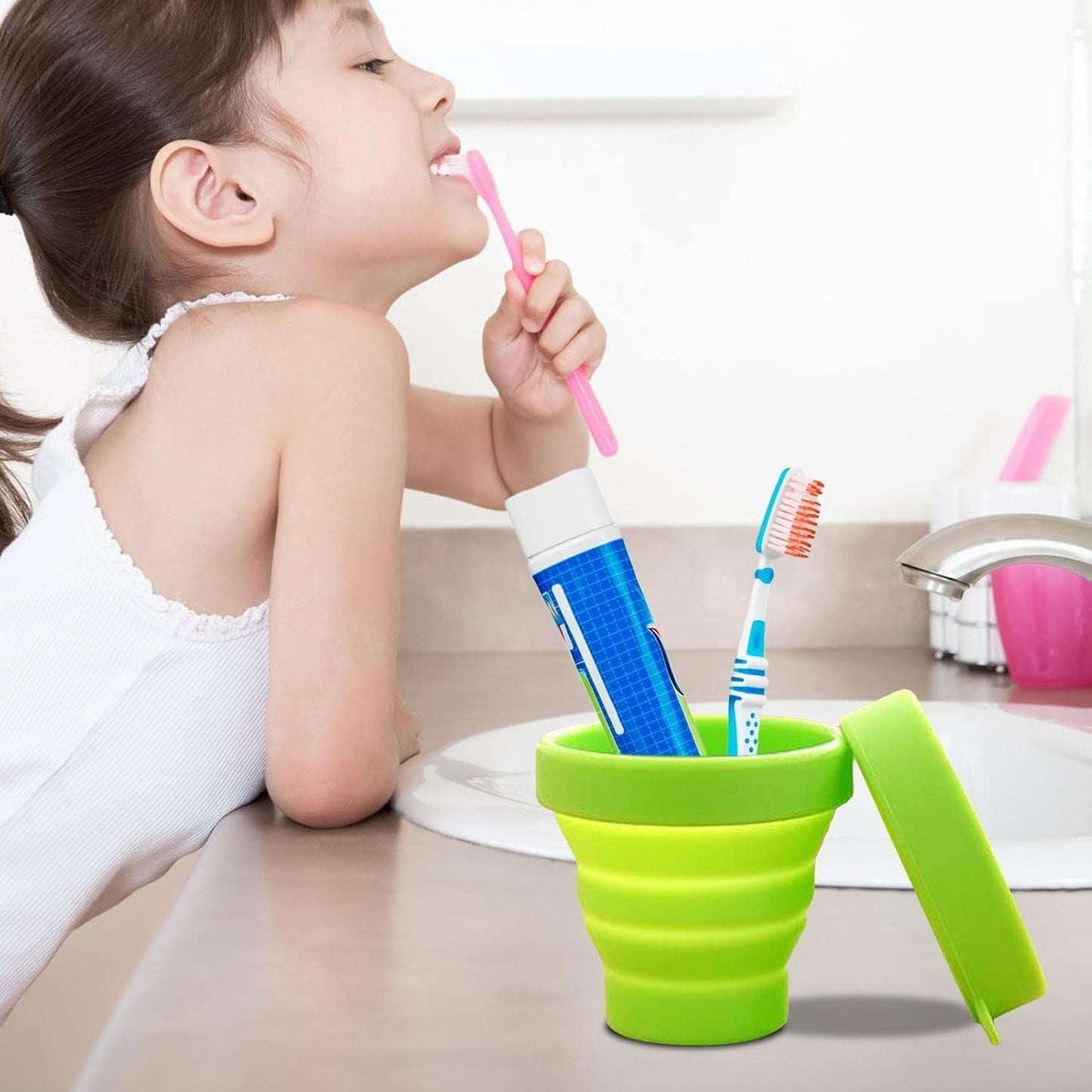 Round Silicone Foldable Travel Mug with Lid - Chestore